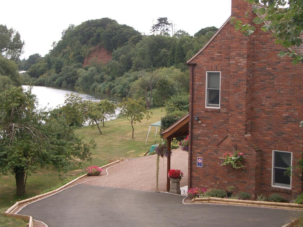 Severnside Bed & Breakfast Грейт Малвърн Екстериор снимка